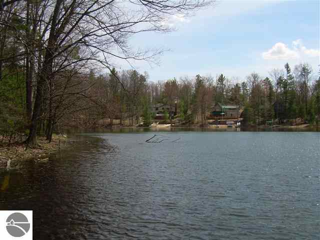 4040 Harolds Road Traverse City, MI 49696 - Photo 44 of 50 1744992-43.JPG