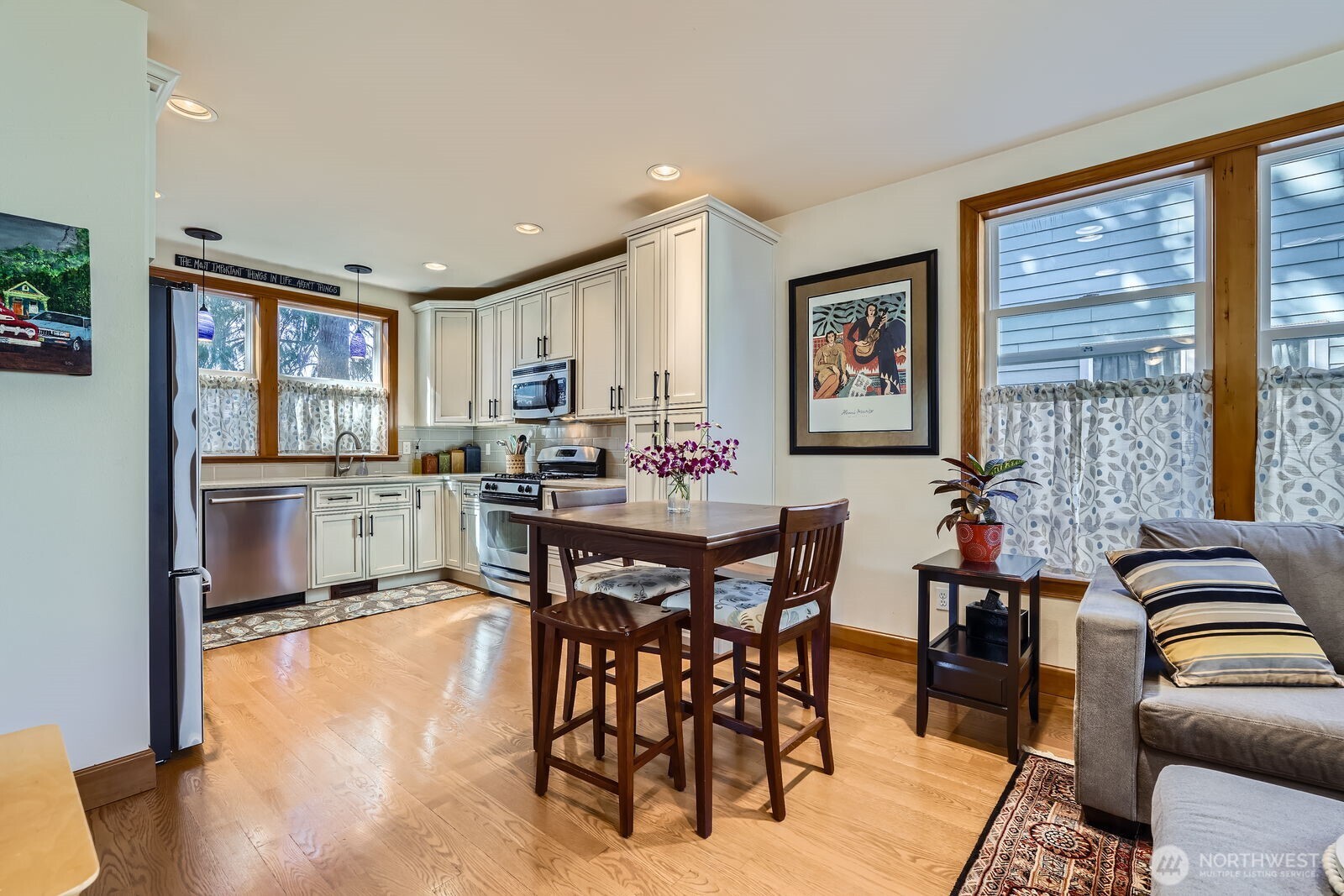 11740 Burke Avenue North Seattle, WA 98133 - Photo 12 of 26