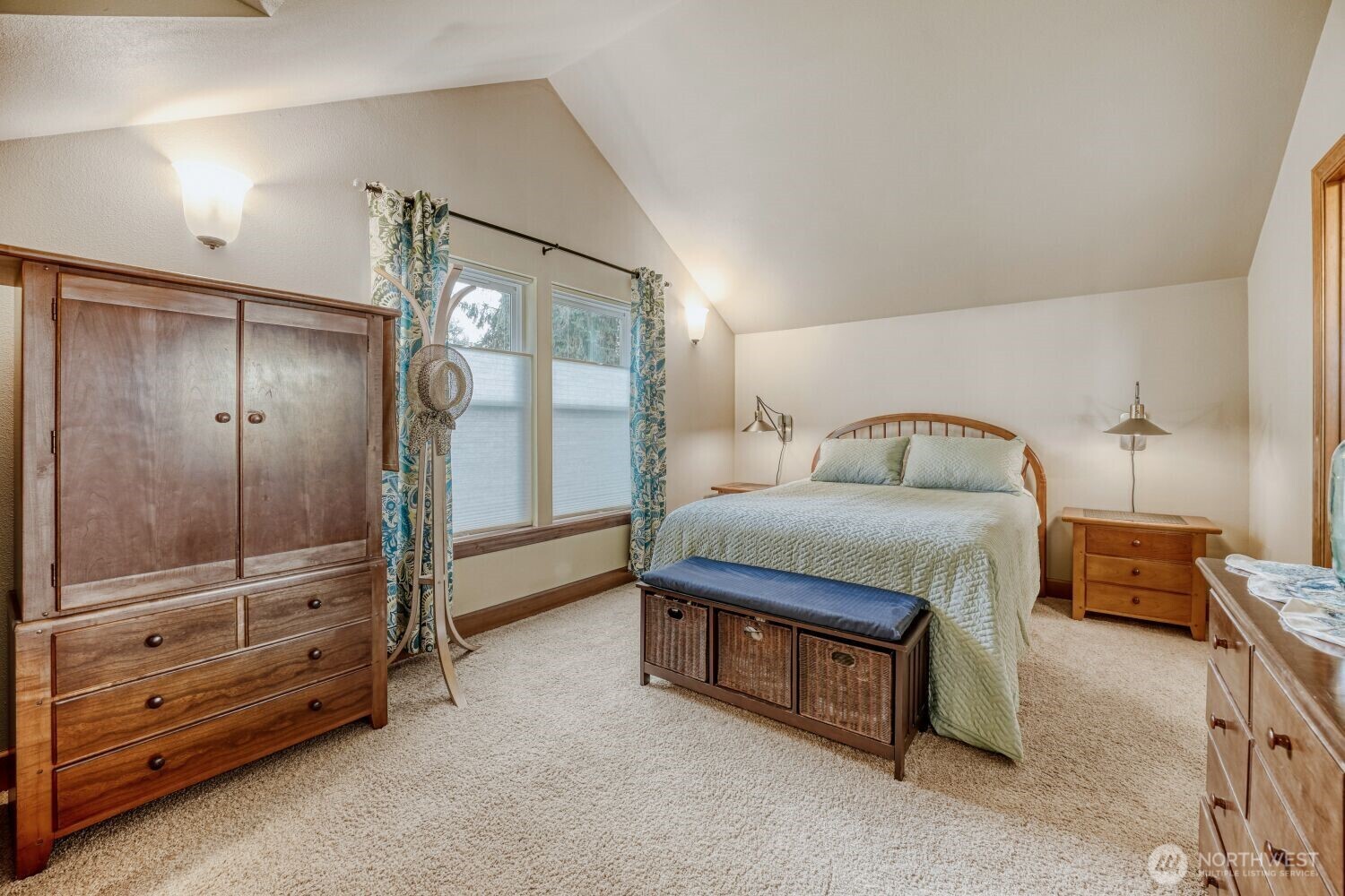 11740 Burke Avenue North Seattle, WA 98133 - Photo 15 of 26