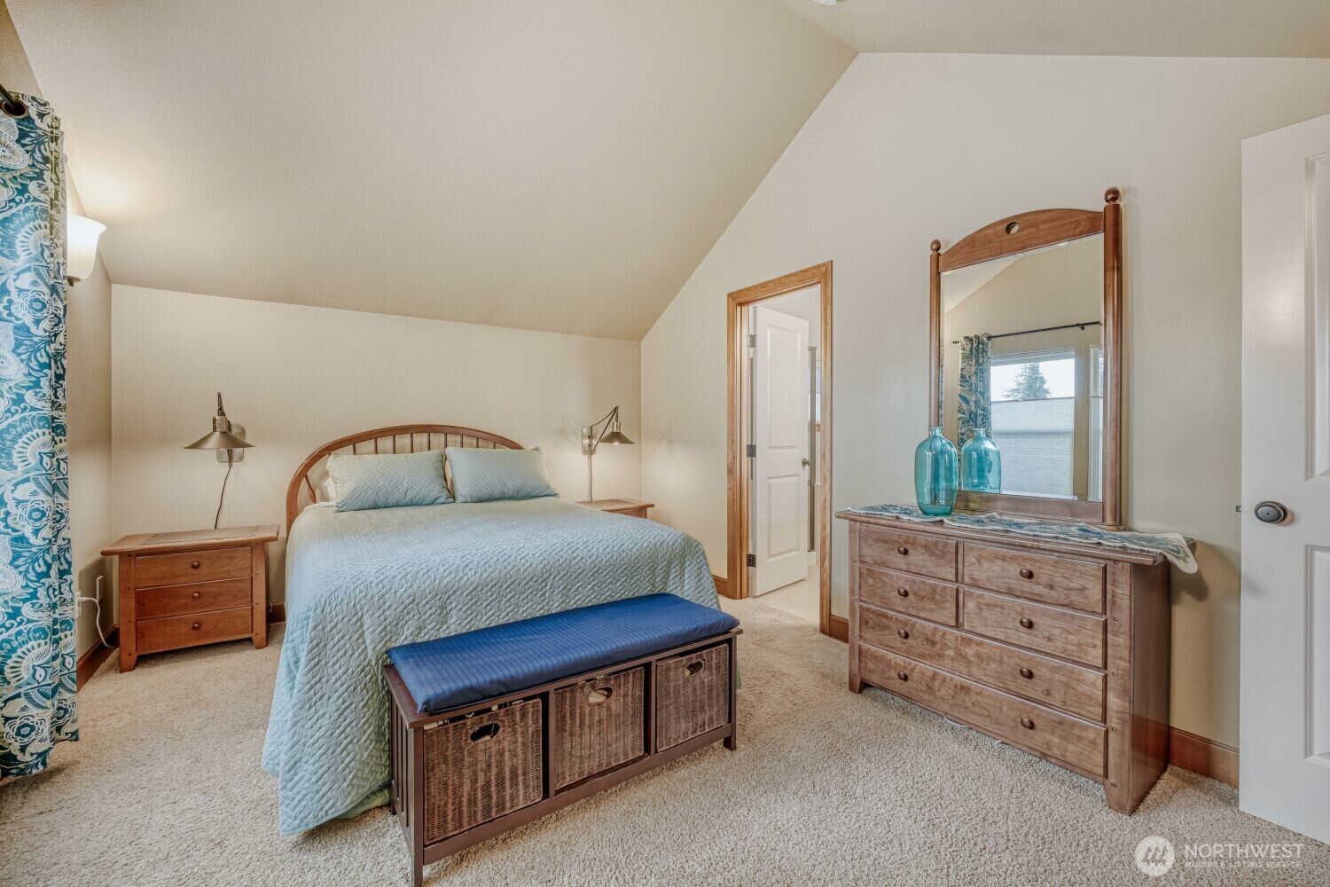 11740 Burke Avenue North Seattle, WA 98133 - Photo 16 of 26