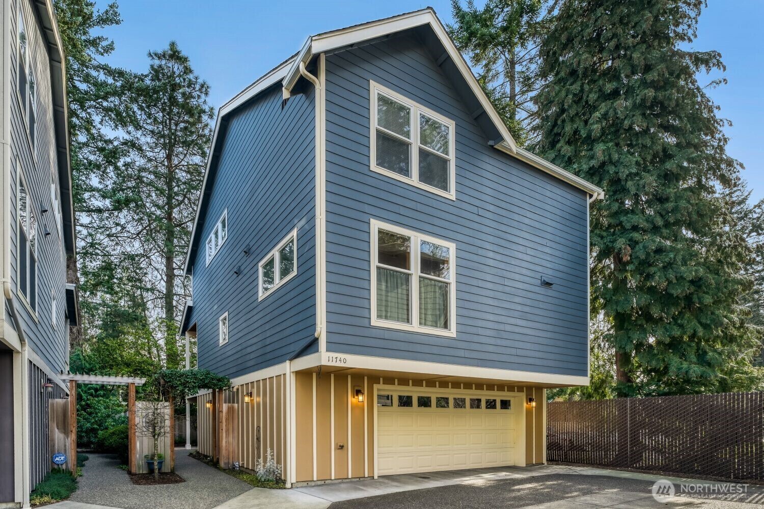 11740 Burke Avenue North Seattle, WA 98133 - Photo 25 of 26