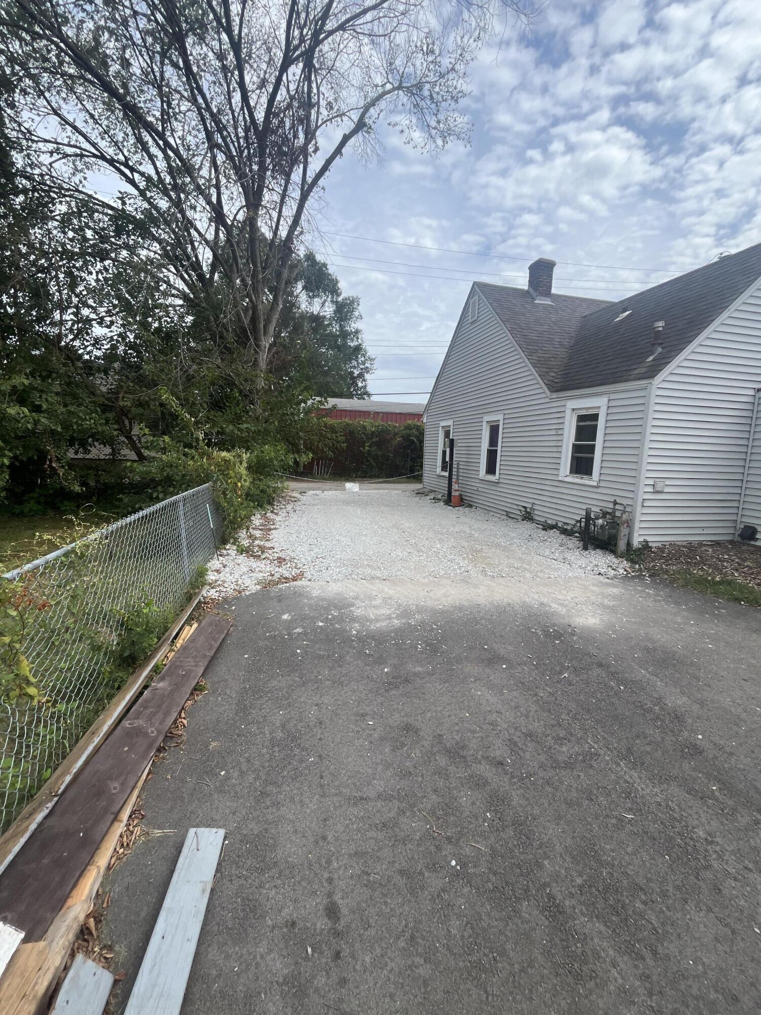 2749 Decatur Street Lake Station, IN 46405 - Photo 6 of 6 1500x2000