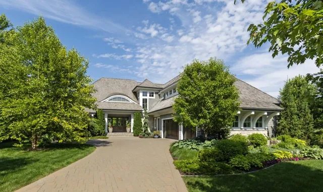 $4,250,000 | 1595 Locust Hills Circle, Wayzata, MN 55391