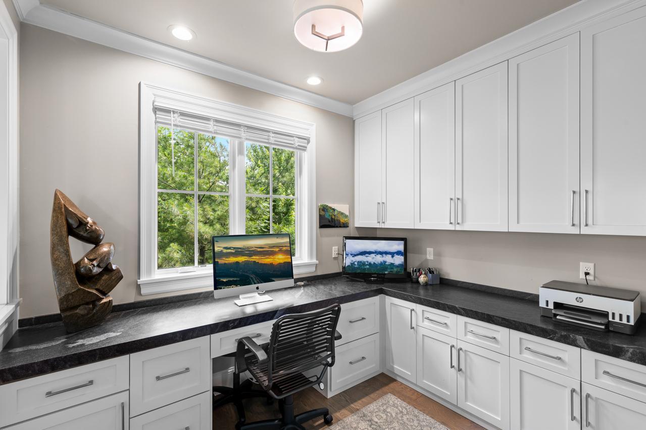 1595 Locust Hills Circle Wayzata, MN 55391 - Photo 11 of 41