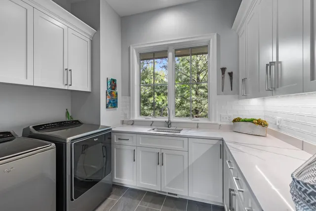 $4,250,000 | 1595 Locust Hills Circle, Wayzata, MN 55391