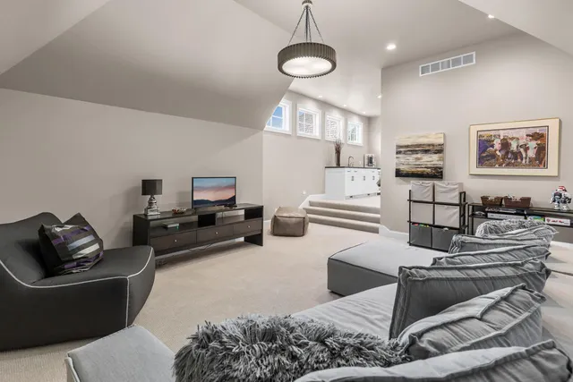 $4,250,000 | 1595 Locust Hills Circle, Wayzata, MN 55391