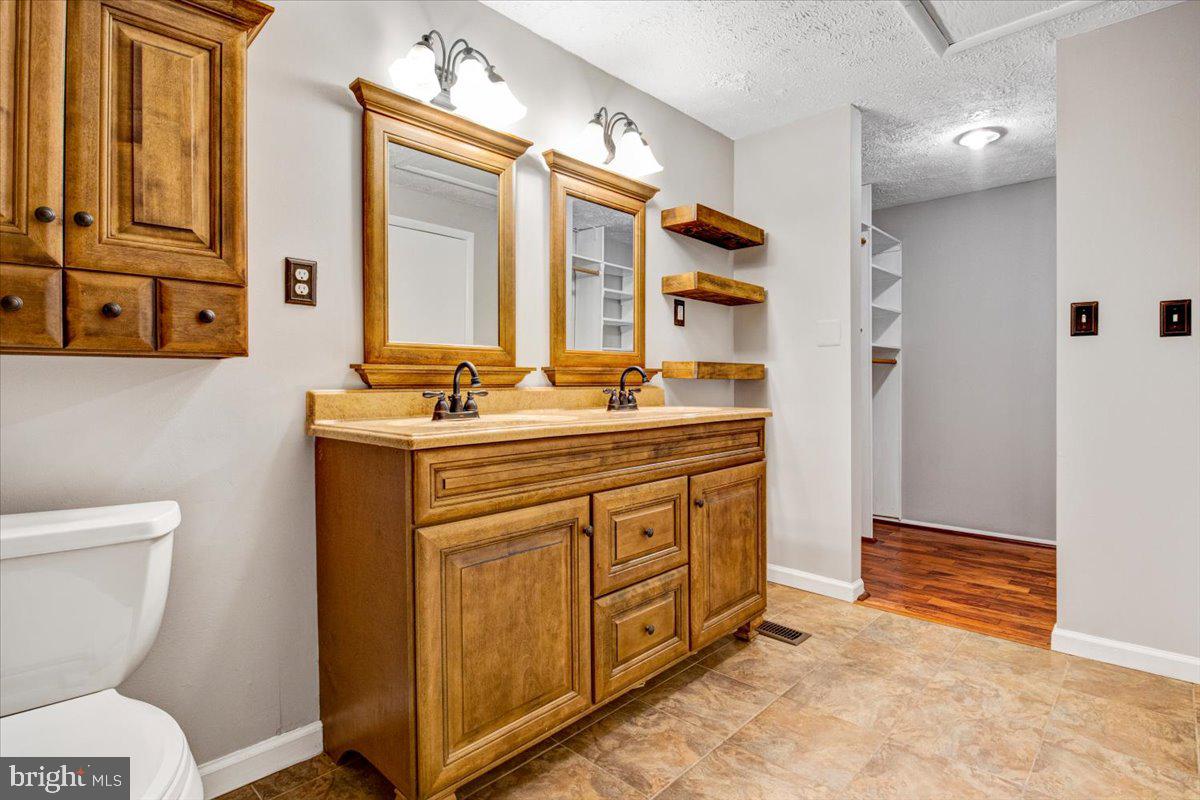 11535 Underoak Court Reston, VA 20191 - Photo 14 of 23 Gallery Image 14