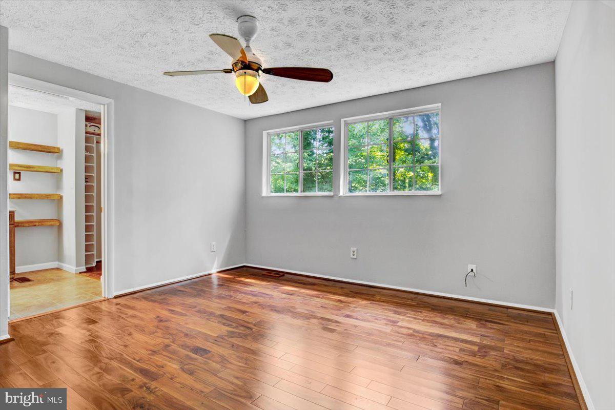 11535 Underoak Court Reston, VA 20191 - Photo 15 of 23 Gallery Image 15