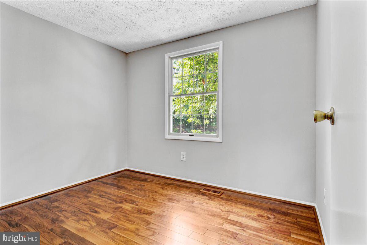 11535 Underoak Court Reston, VA 20191 - Photo 9 of 23 Gallery Image 9