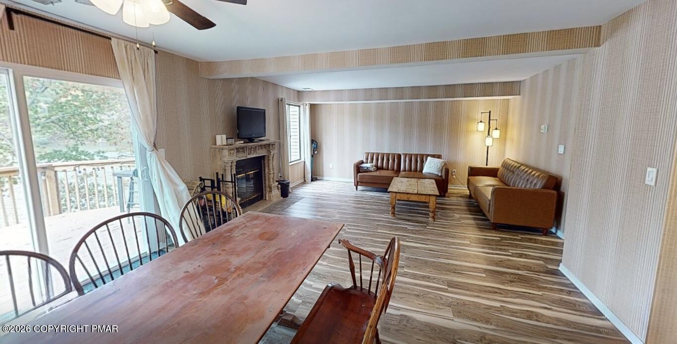 3315 Windemere Drive Bushkill, PA 18324 - Photo 5 of 23 Living/dining