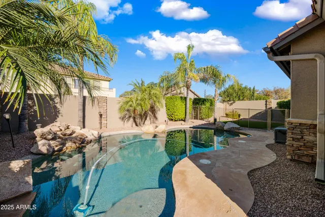 $2,600 | 3156 East Country Shadows Street, Gilbert, AZ 85298