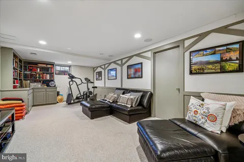 $1,490,000 | 6 Old Stage Court, Rockville, MD 20852