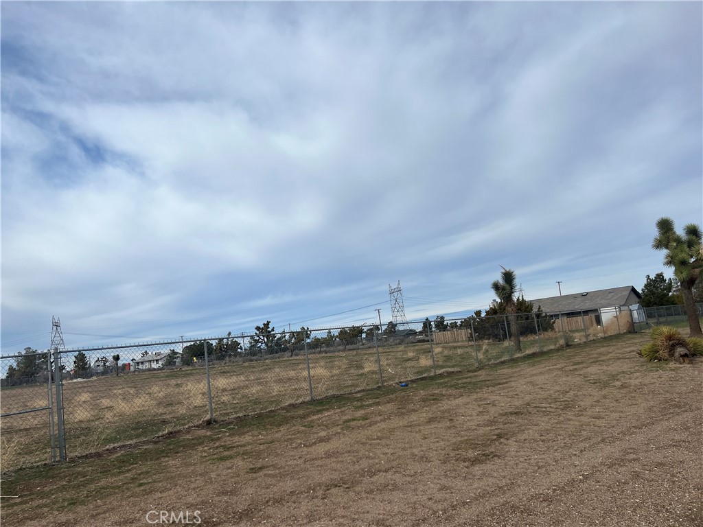 0 Caliente Road Hesperia, CA 92345 - Photo 1 of 1 a view of an ocean