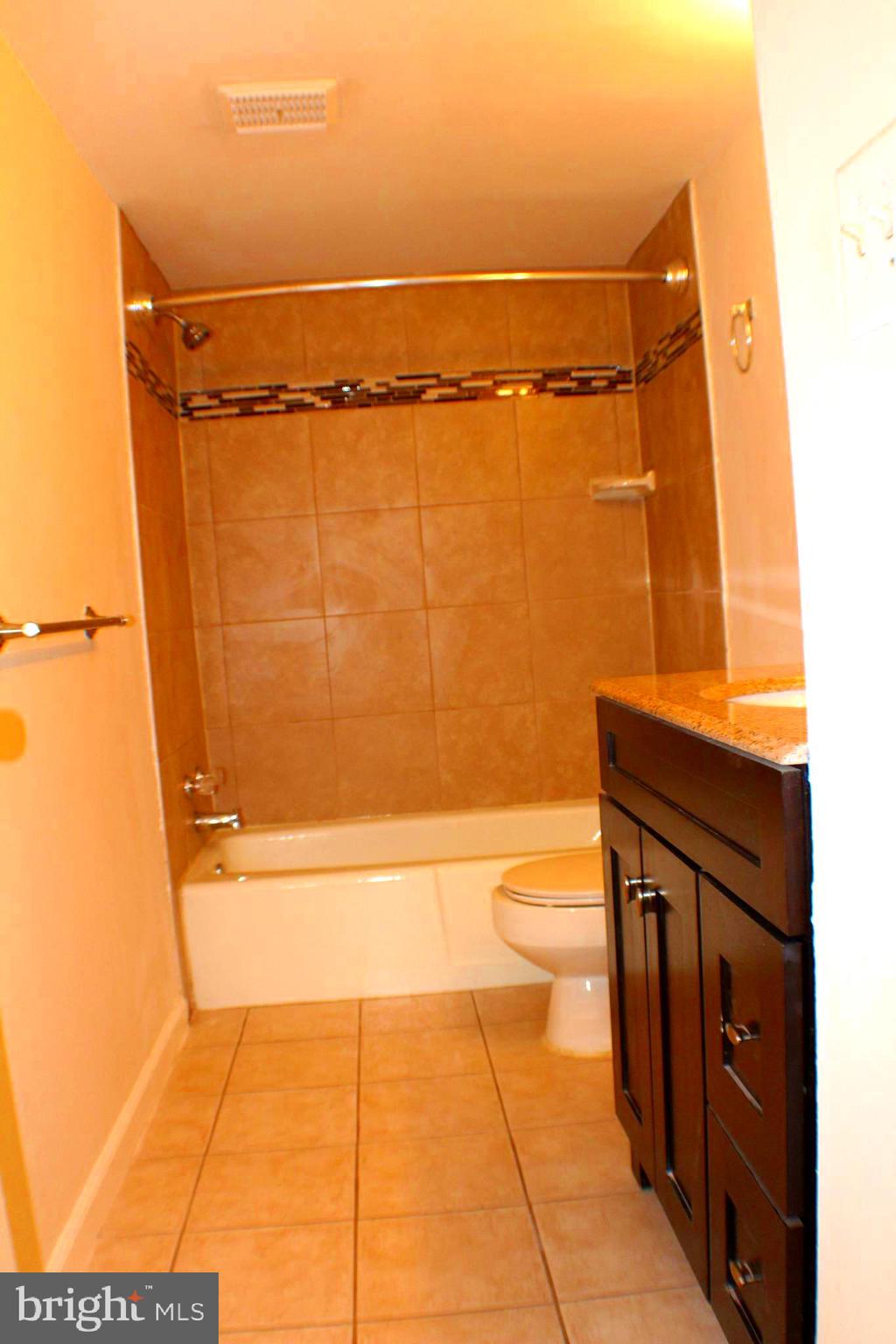 1538 Northgate Square, Unit 11B Reston, VA 20190 - Photo 15 of 43 Gallery Image 15