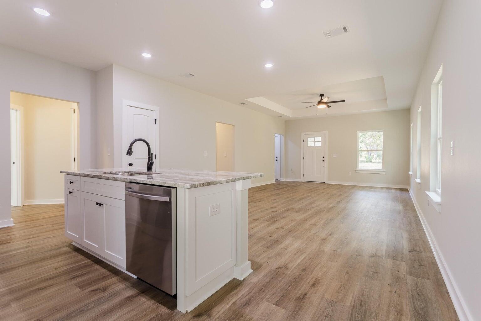 3152 Auburn Road Crestview, FL 32539 - Photo 4 of 27 Neutral Color Palette!