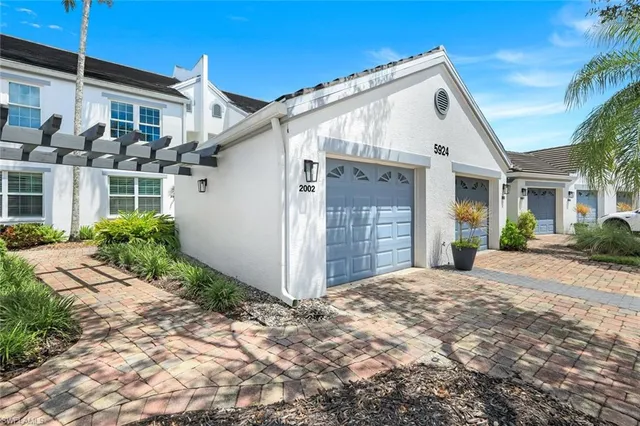 $459,000 | 5924 Sand Wedge Lane, Unit 2002, Naples, FL 34110