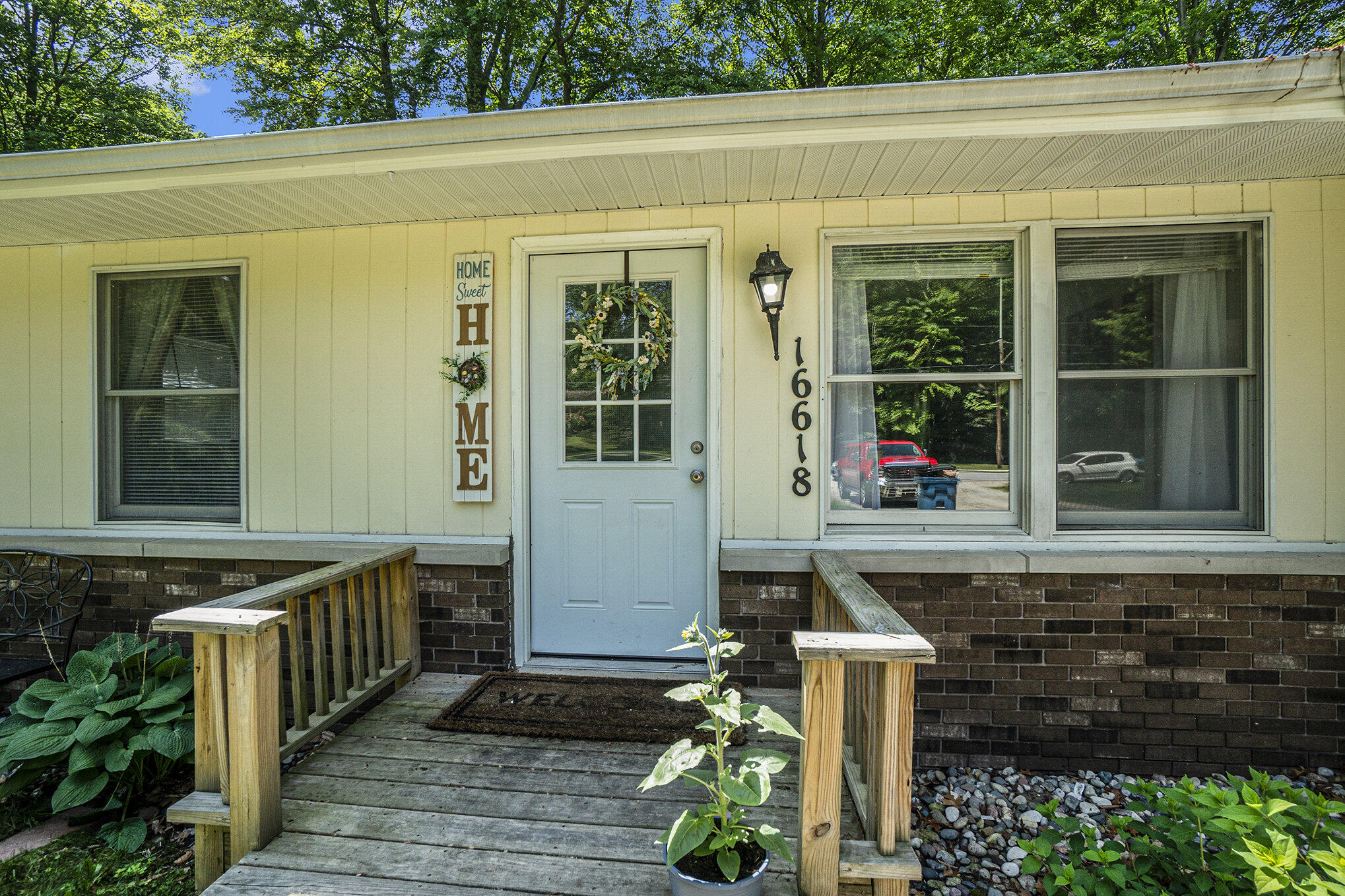 16618 Taft Road Spring Lake, MI 49456 - Photo 3 of 27 003_dsc06781