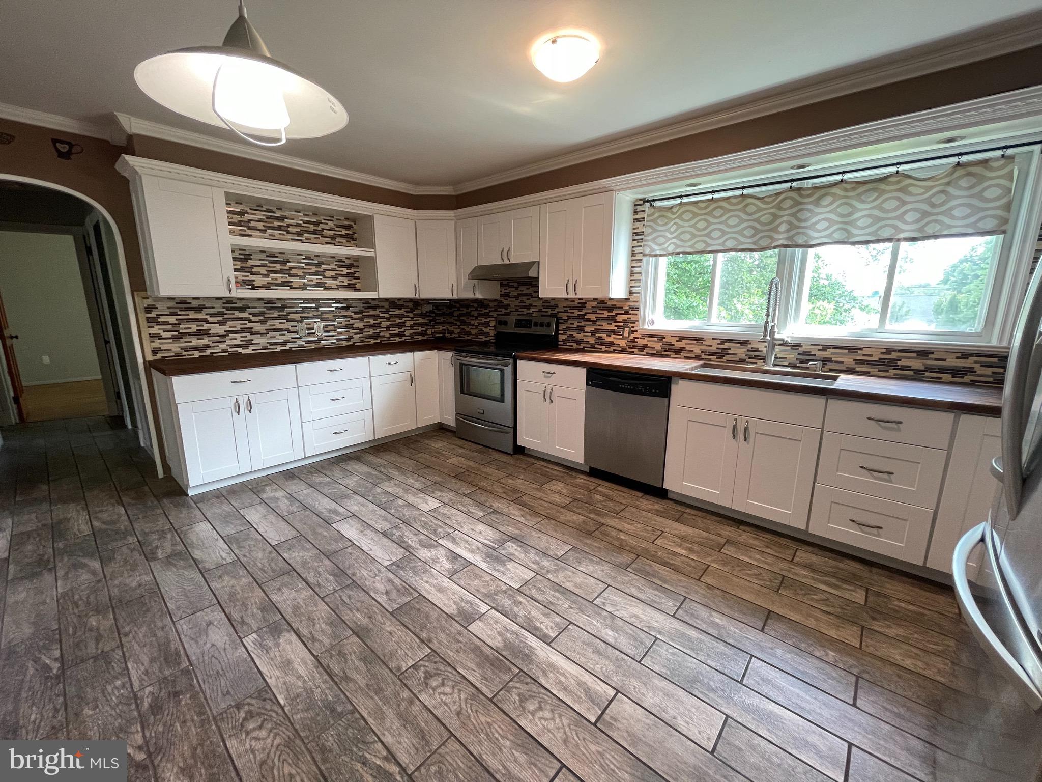 909 Van Reed Road Reading, PA 19610 - Photo 11 of 45 Lots of Counterspace