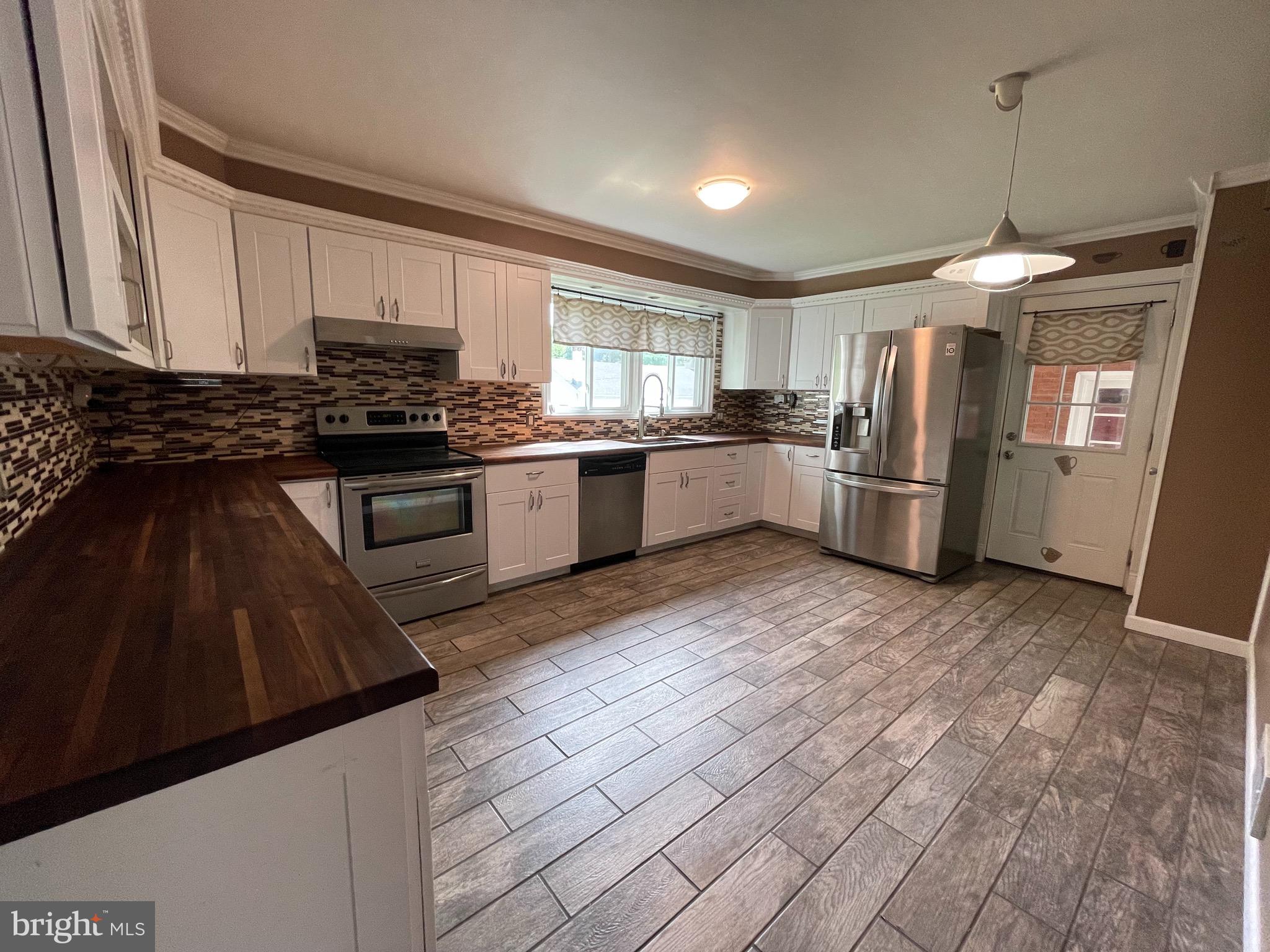 909 Van Reed Road Reading, PA 19610 - Photo 9 of 45 Gorgeous Kitchen