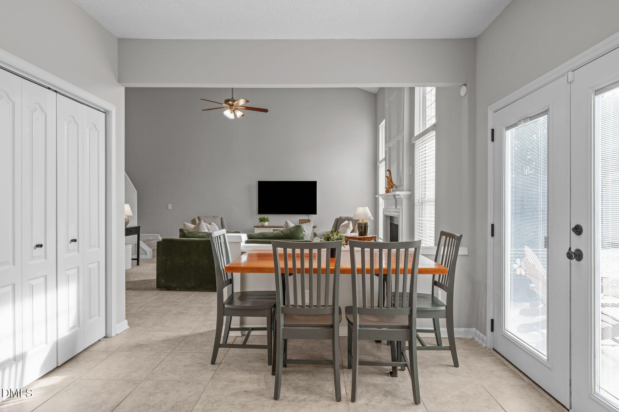 400 New Timber Path Apex, NC 27502 - Photo 7 of 34 a view of a livingroom with furniture
