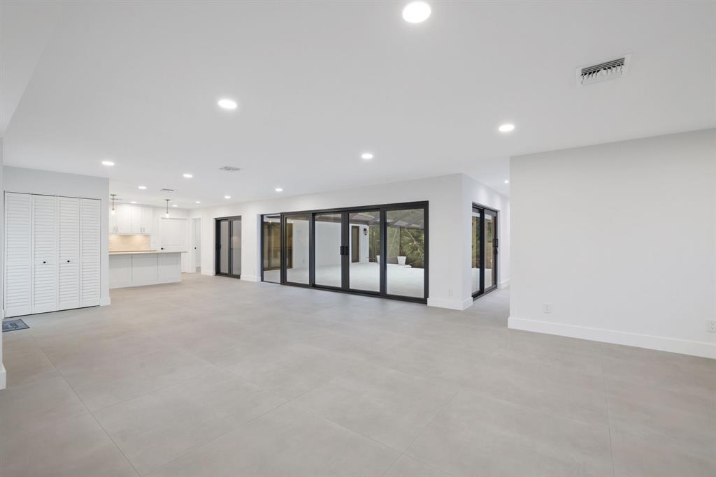 550 Southwest 6th Avenue Boca Raton, FL 33486 - Photo 11 of 57