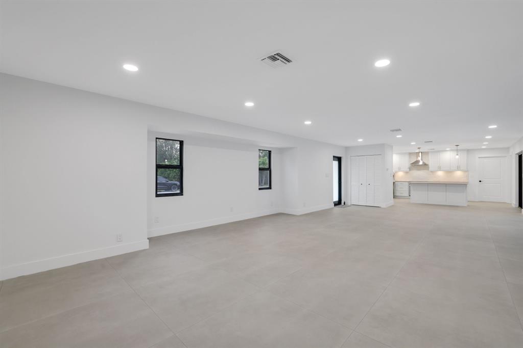 550 Southwest 6th Avenue Boca Raton, FL 33486 - Photo 12 of 57