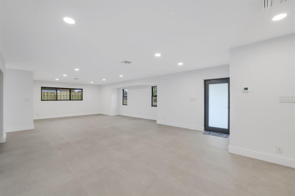 550 Southwest 6th Avenue Boca Raton, FL 33486 - Photo 7 of 57