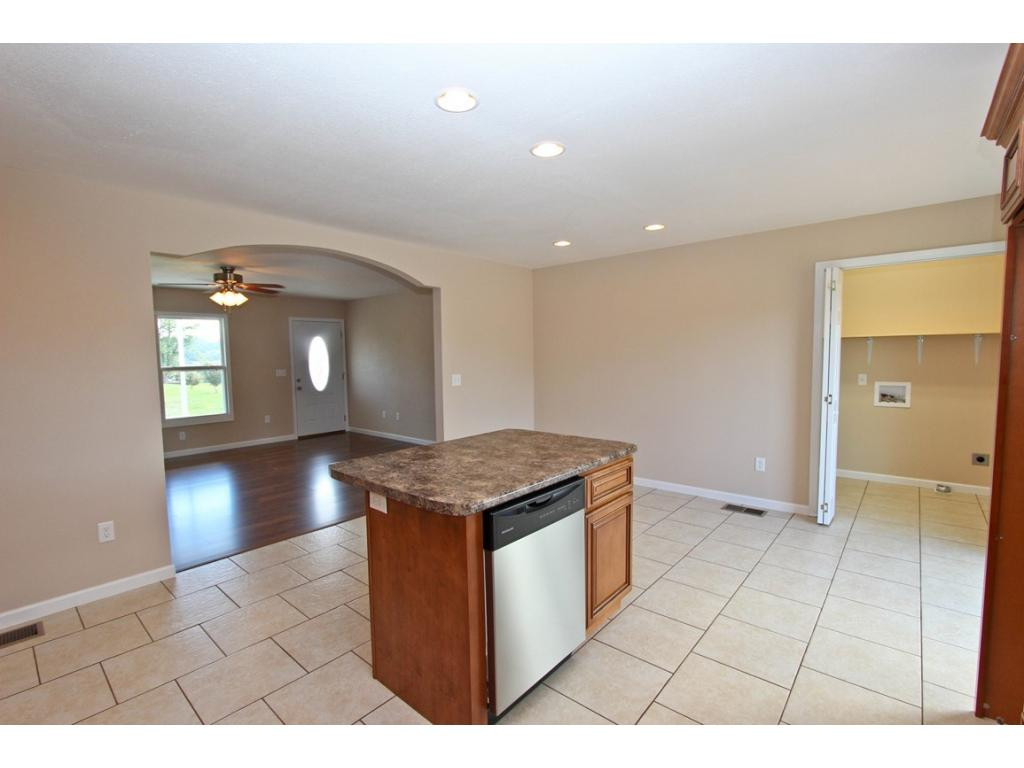 251 Ramblin Road Newport, TN 37821 - Photo 4 of 22 Photo 4