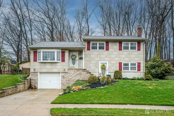 $699,900 | 8 Adelphi Court, Edison, NJ 08837