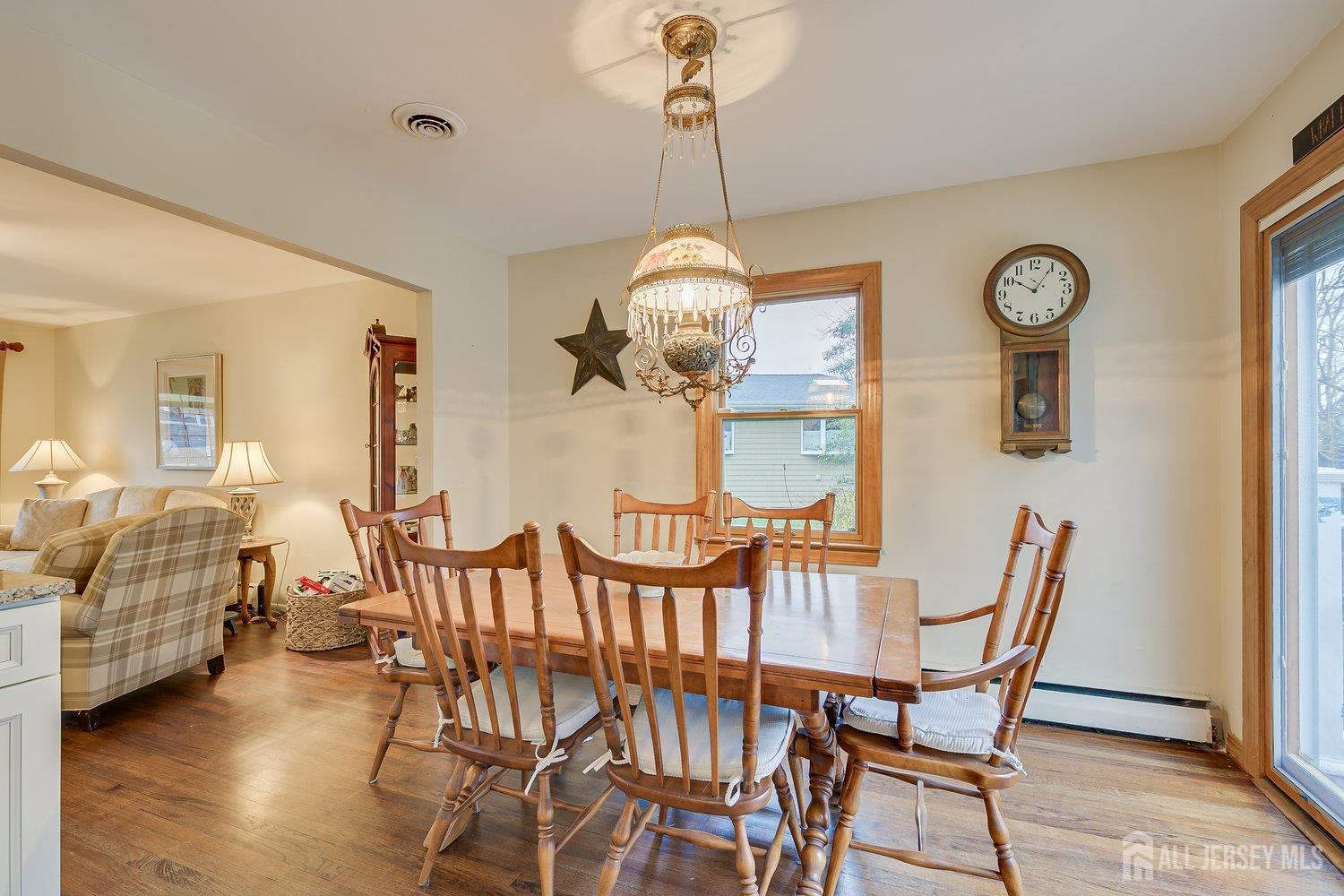 8 Adelphi Court Edison, NJ 08837 - Photo 11 of 36