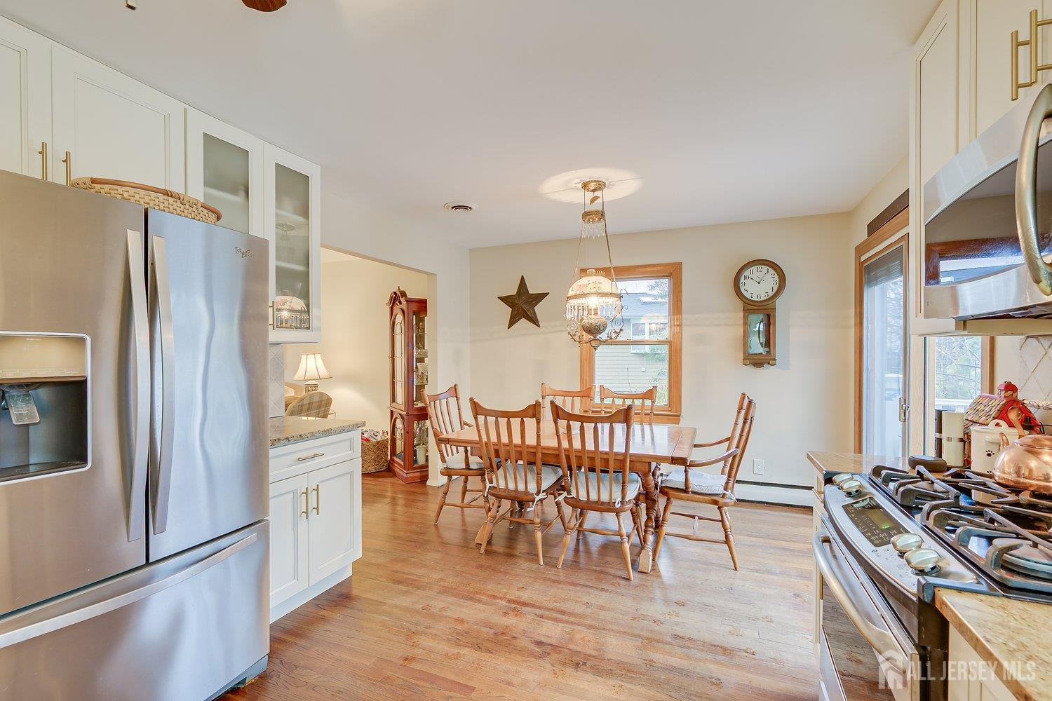 8 Adelphi Court Edison, NJ 08837 - Photo 12 of 36