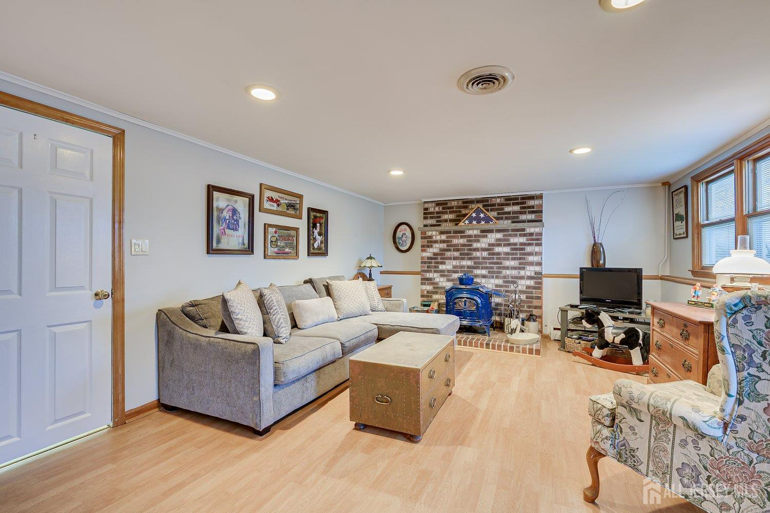 8 Adelphi Court Edison, NJ 08837 - Photo 15 of 36