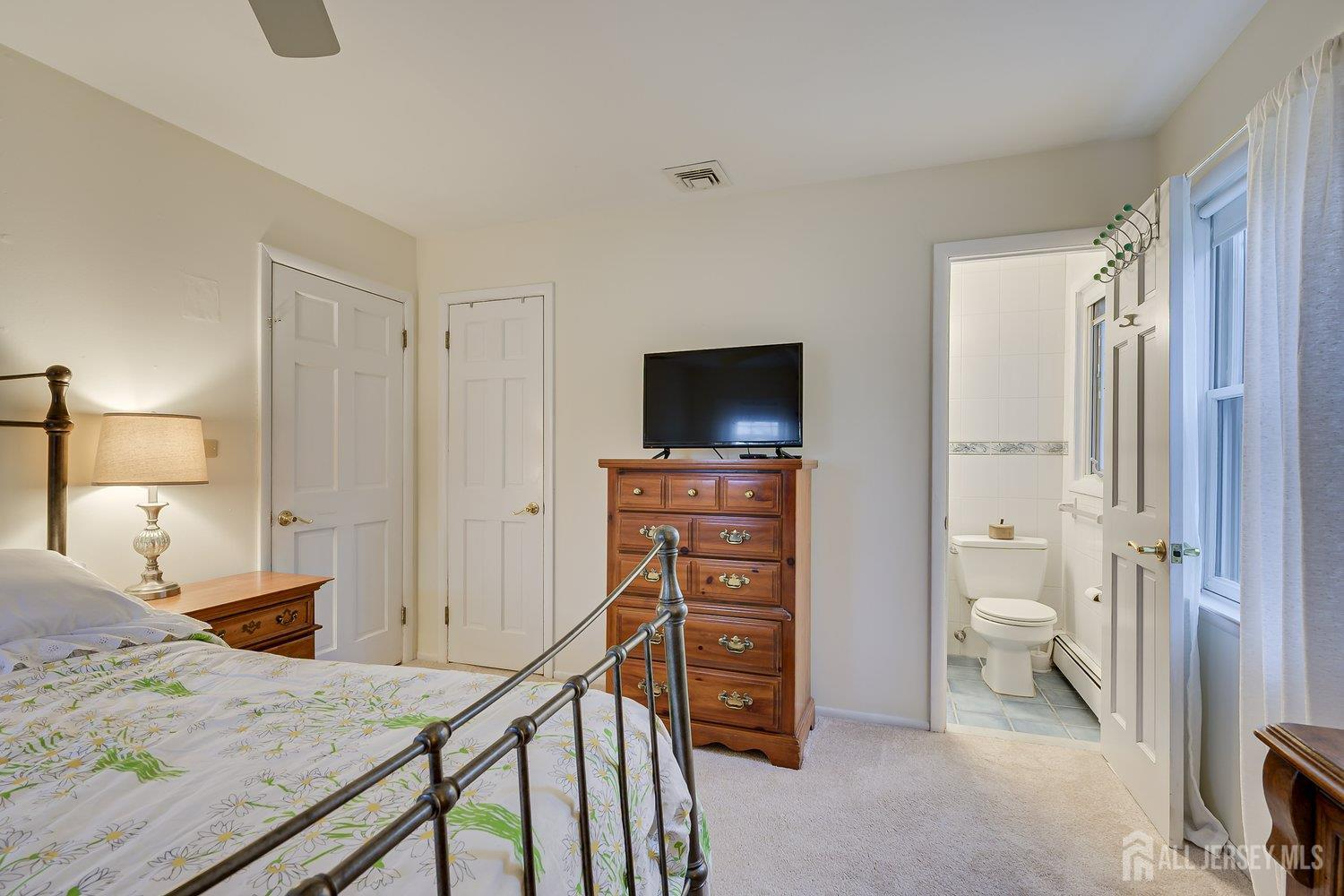 8 Adelphi Court Edison, NJ 08837 - Photo 22 of 36