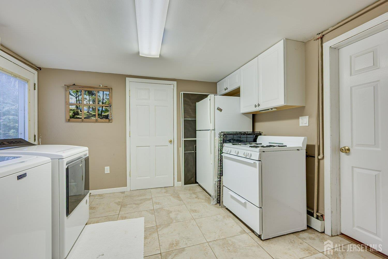 8 Adelphi Court Edison, NJ 08837 - Photo 27 of 36