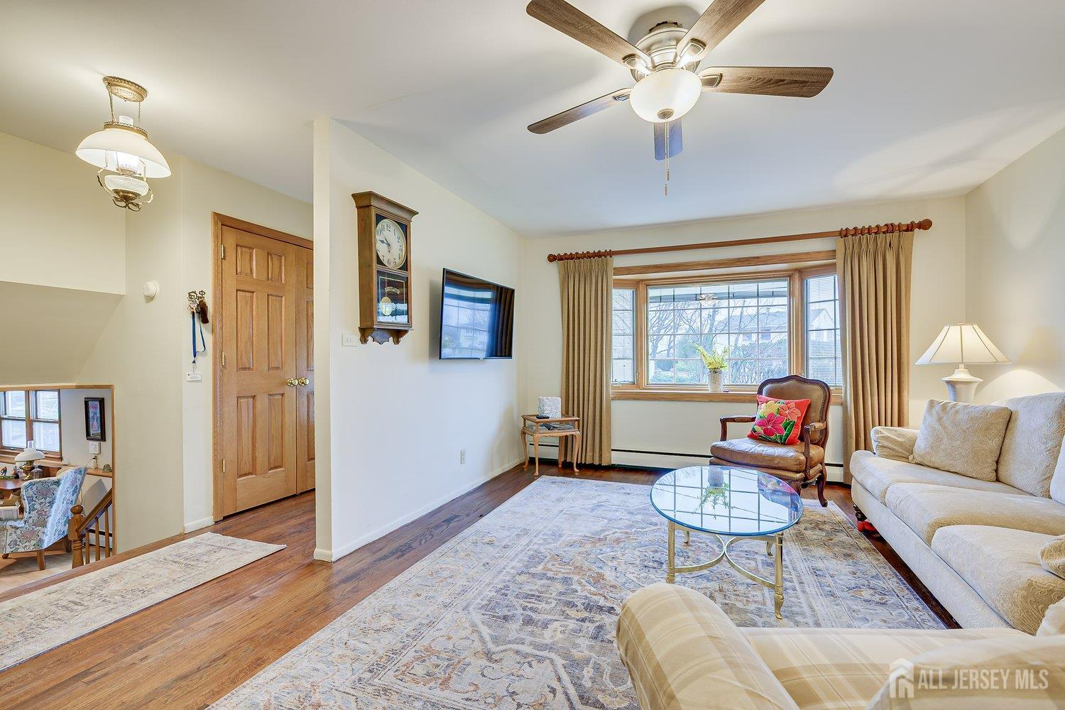 8 Adelphi Court Edison, NJ 08837 - Photo 5 of 36