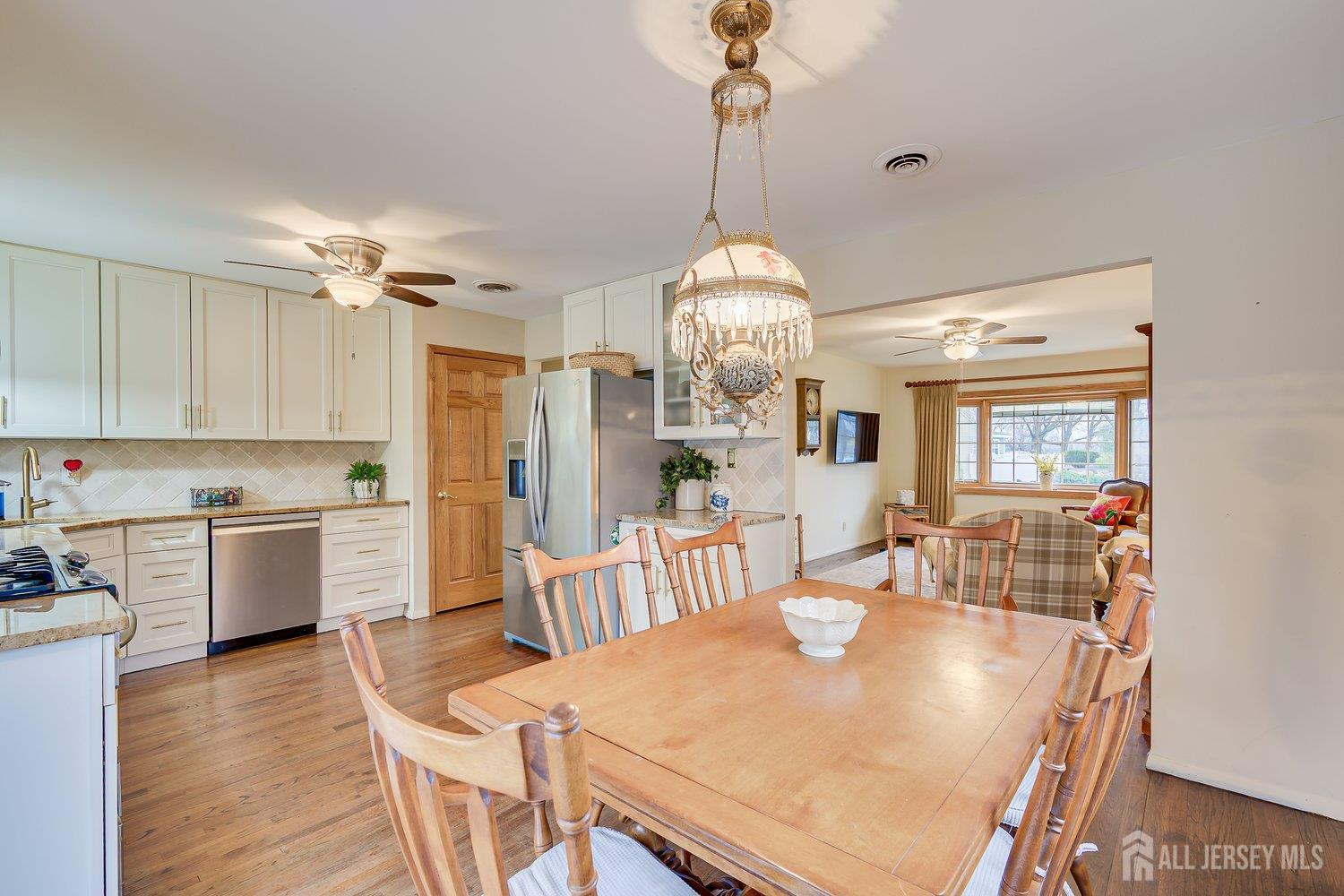 8 Adelphi Court Edison, NJ 08837 - Photo 10 of 36