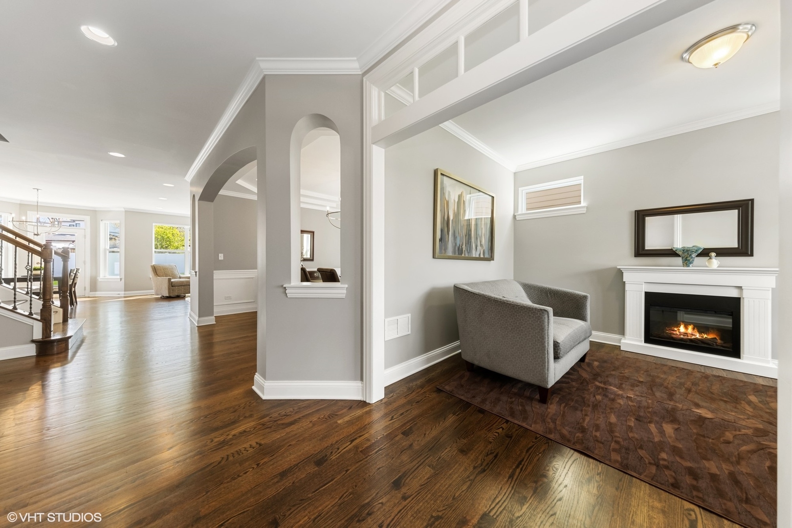 719 Jr Terrace Elmhurst, IL 60126 - Photo 2 of 22