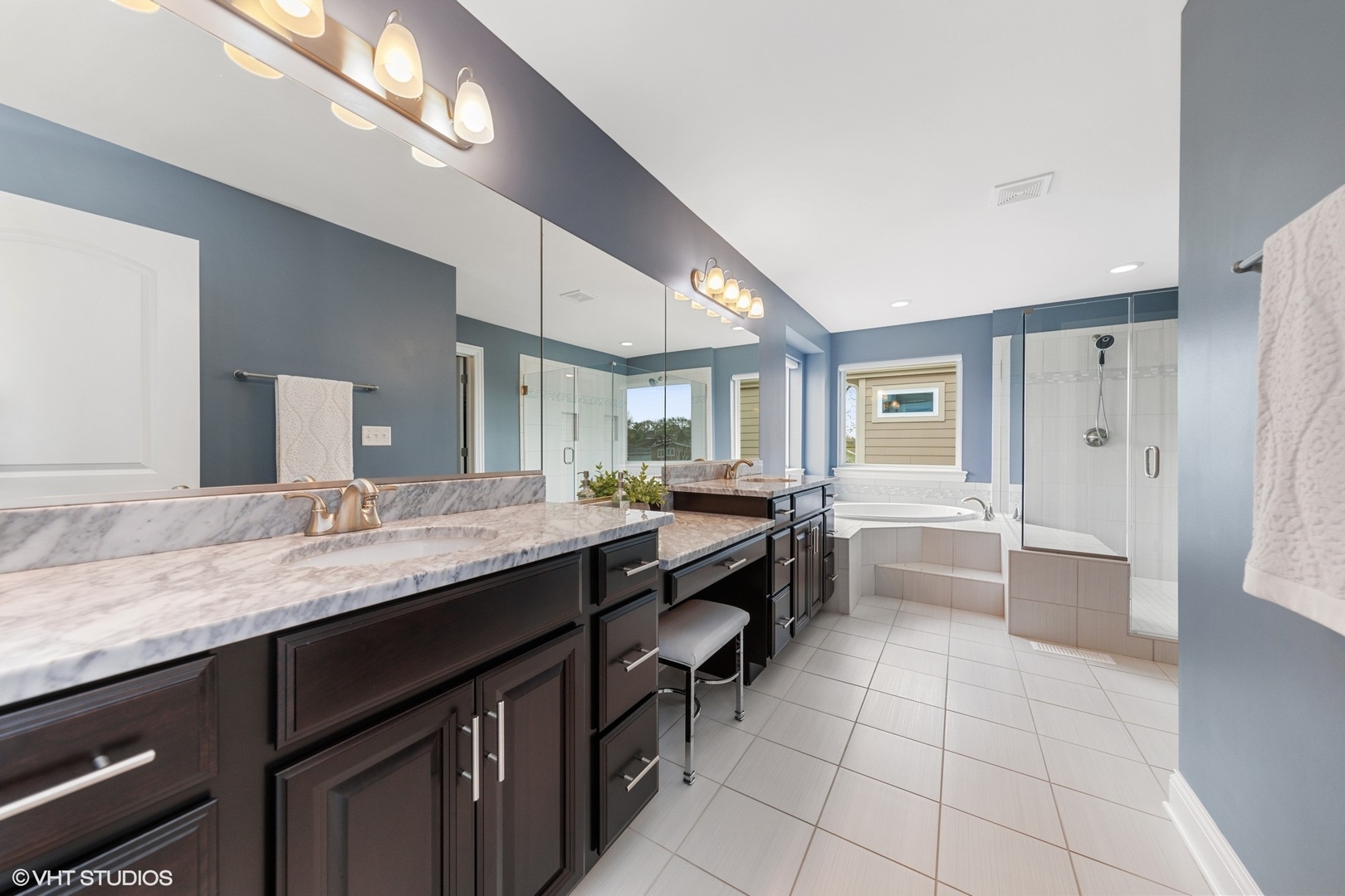 719 Jr Terrace Elmhurst, IL 60126 - Photo 12 of 22