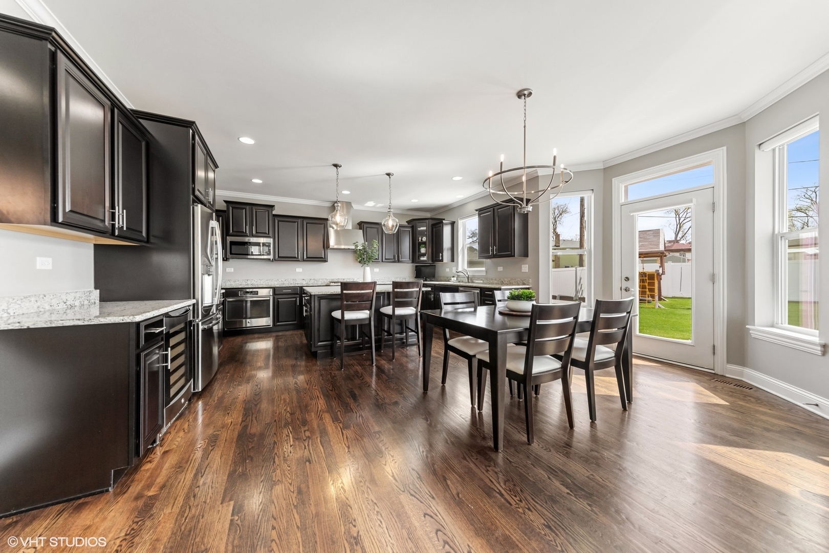 719 Jr Terrace Elmhurst, IL 60126 - Photo 6 of 22