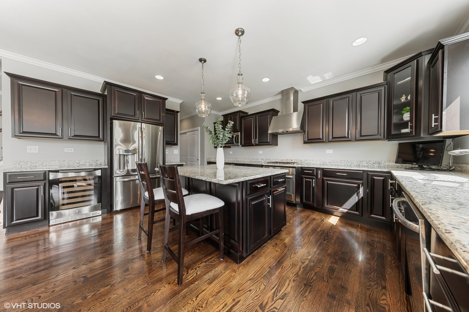 719 Jr Terrace Elmhurst, IL 60126 - Photo 7 of 22