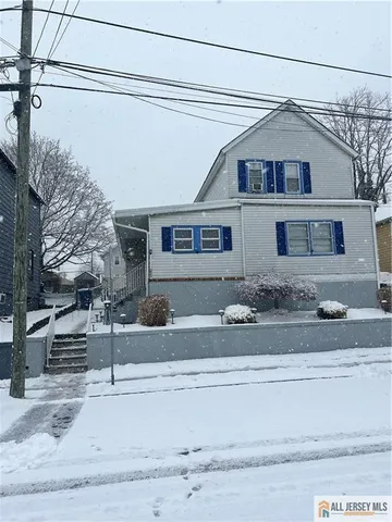 a house view with a outdoor space