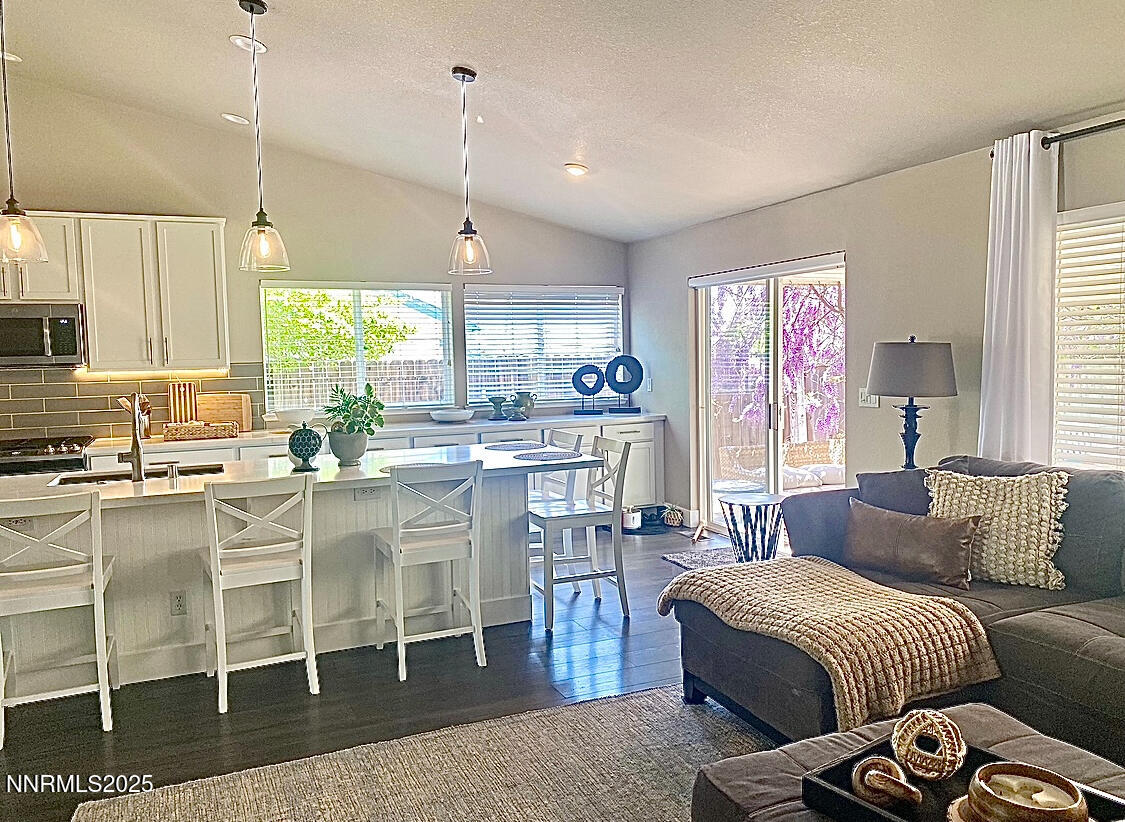 15504 Quicksilver Drive Reno, NV 89511 - Photo 6 of 30 IMG_1873