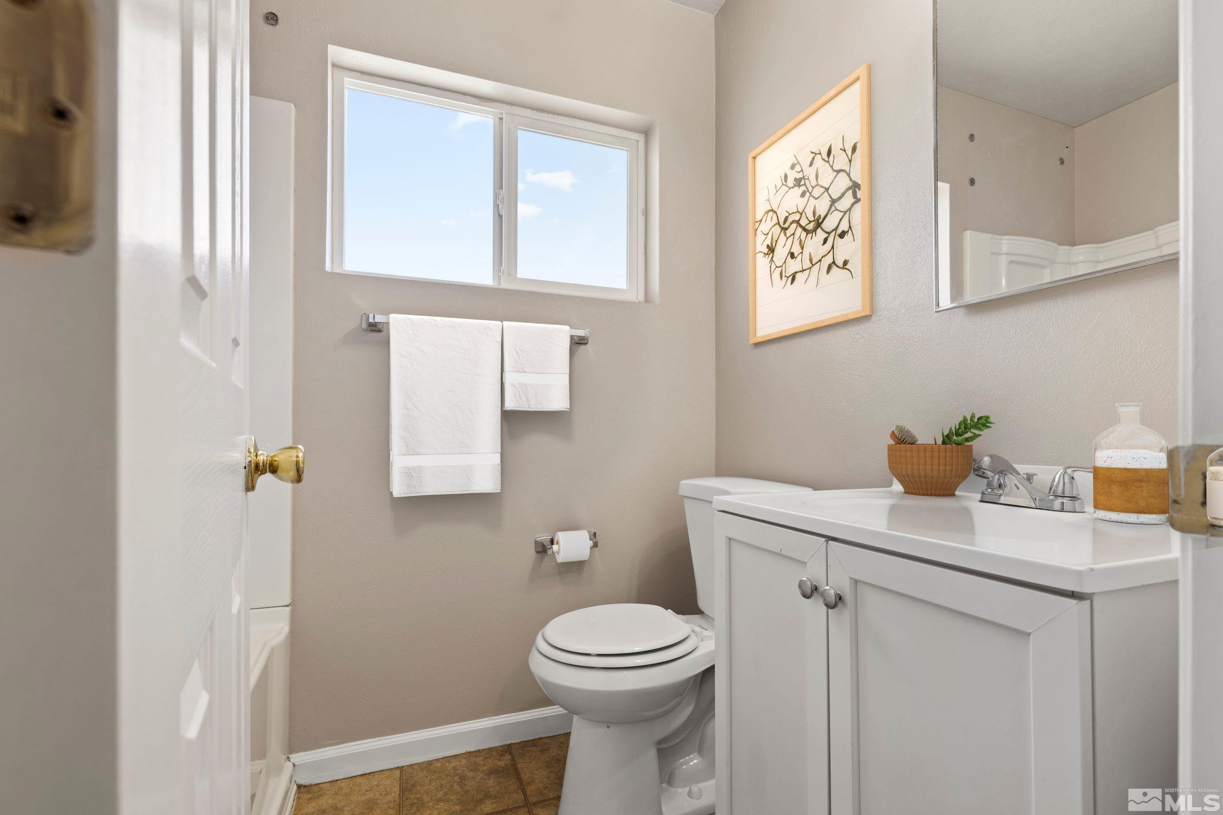 695 Denslowe Drive, Unit C Reno, NV 89512 - Photo 5 of 8 Photo 5