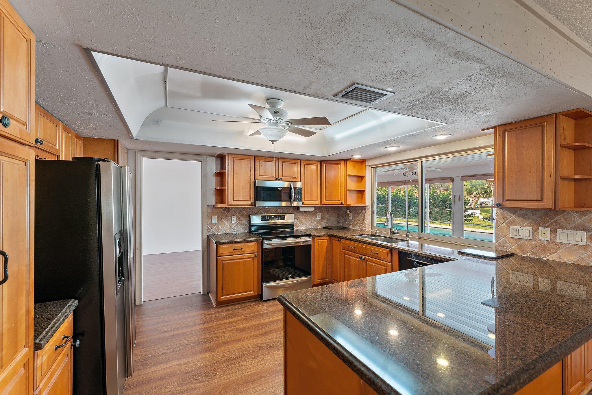 12867 Packwood Road North Palm Beach, FL 33408 - Photo 13 of 30 Kitchen