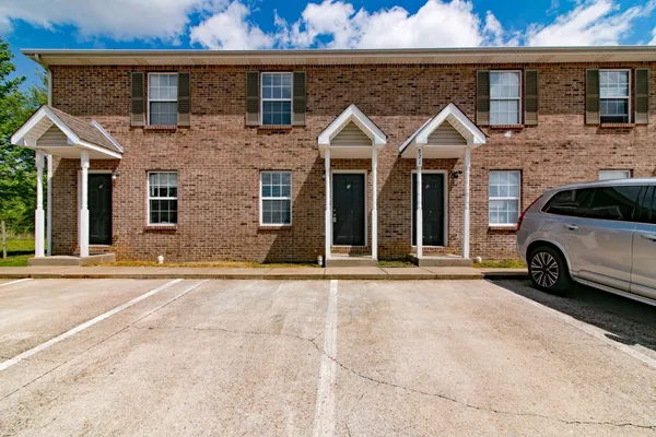 $900 | 821 Oak Arbor Court, Unit 3, Clarksville, TN 37040