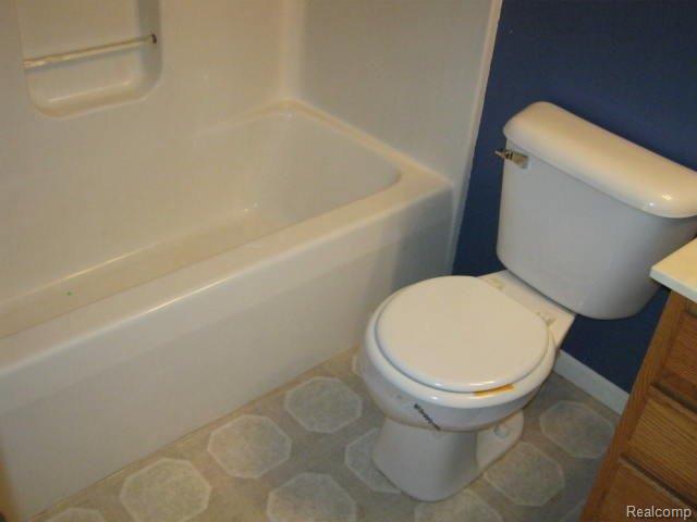 3893 Wheeler Road Fowlerville, MI 48836 - Photo 10 of 13 Bathroom #2