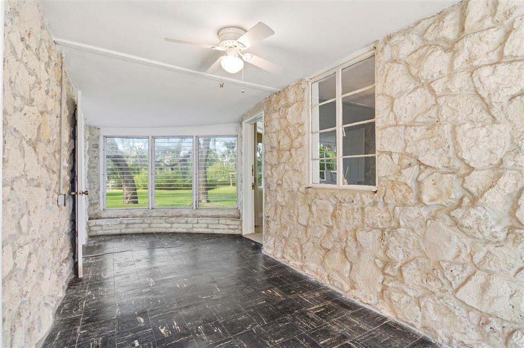 5651 Monroe Street New Port Richey, FL 34653 - Photo 8 of 61 Gallery Image 8