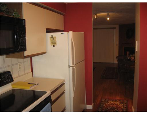 161 West Shore Road, Unit B8 Warwick, RI 02889 - Photo 4 of 16 Kitchen. Kitchen