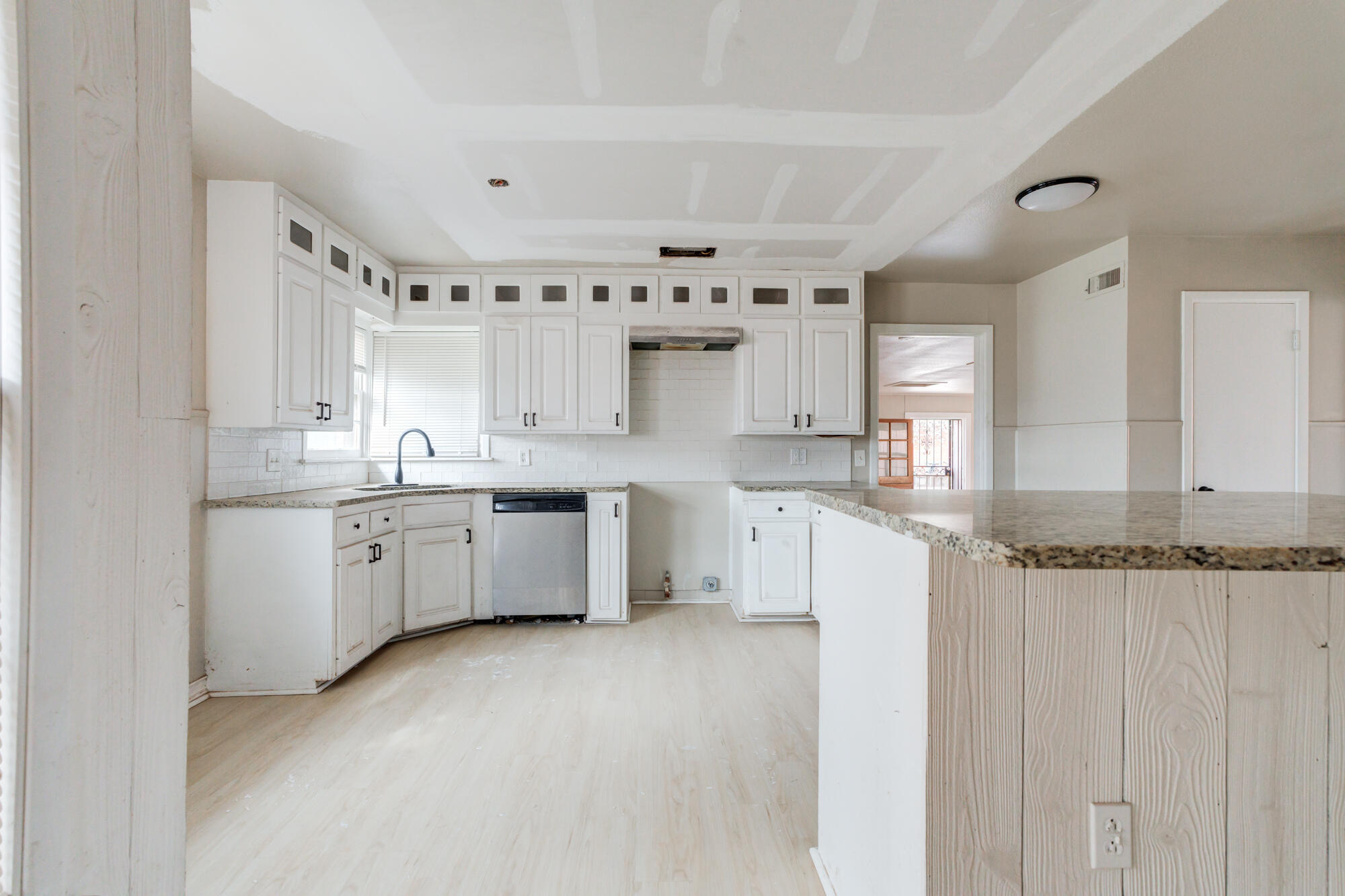 2213 33rd Street Lubbock, TX 79411 - Photo 17 of 45 DSC07536_37_38_39_40