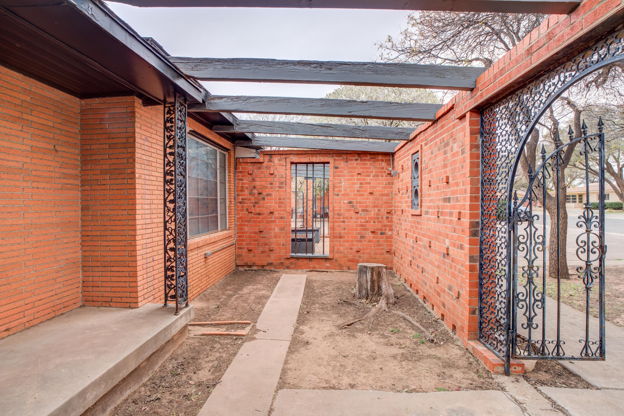 2213 33rd Street Lubbock, TX 79411 - Photo 5 of 45 DSC07646_47_48_49_50